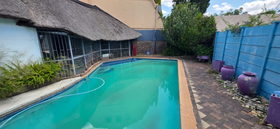 6 Bedroom Property for Sale in Wilkeville North West